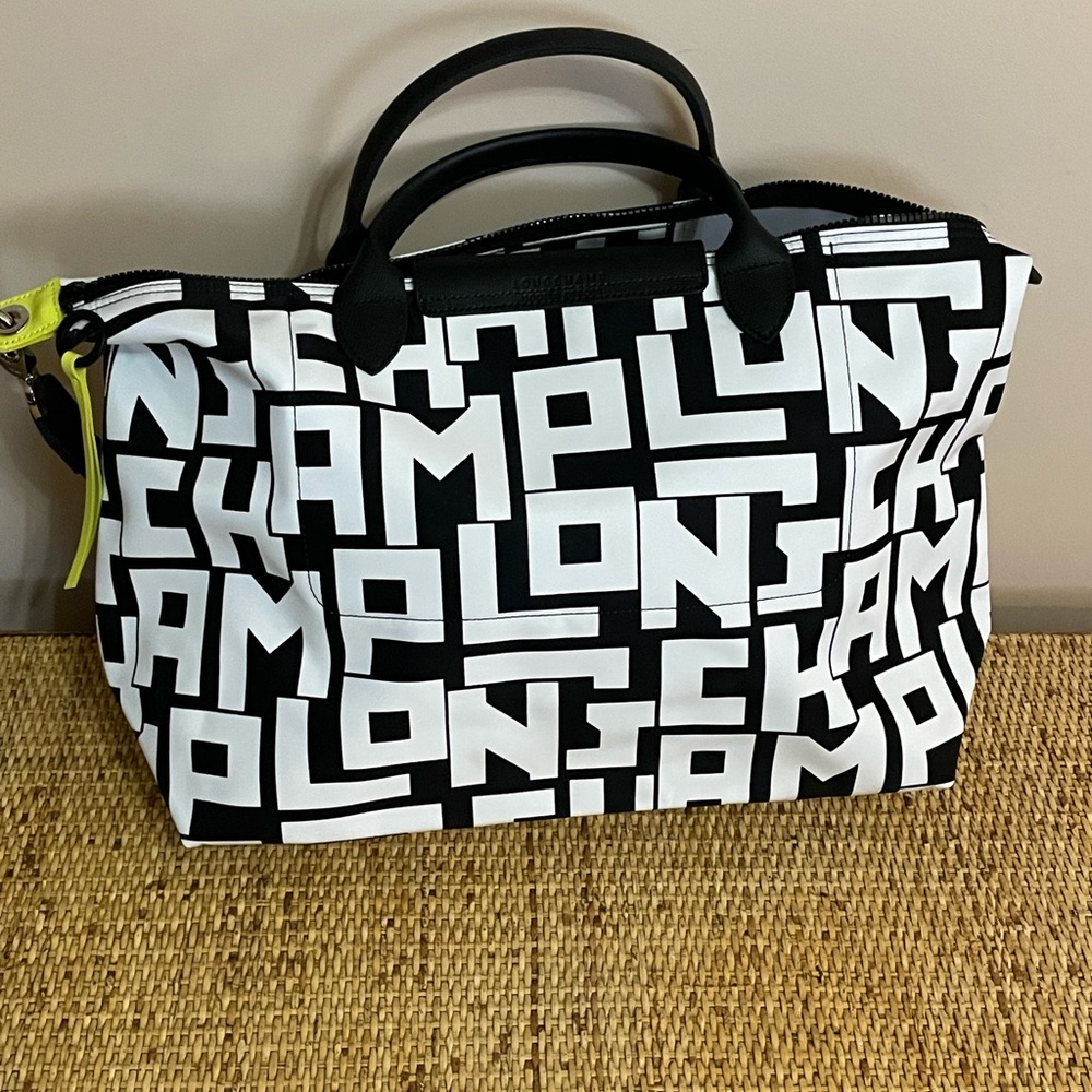 Longchamp Le Pilage LGP Logo Large Tote with Crossbody Strap.